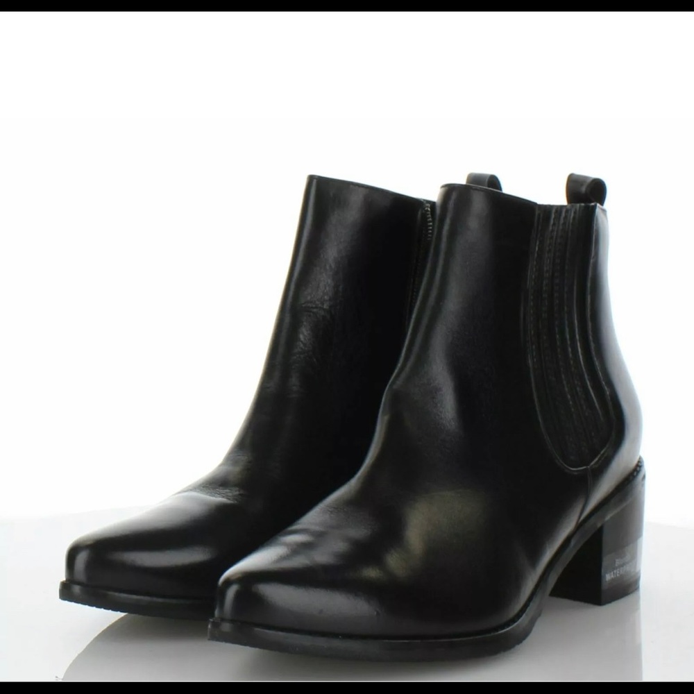 SALE New Blondo Elvina leather waterproof booties